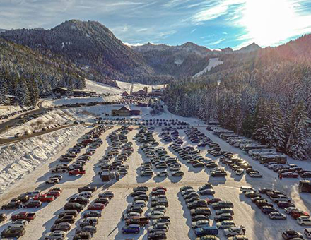 Crowds Lead Crystal Mountain (Wash.) to Limit Ticket Sales