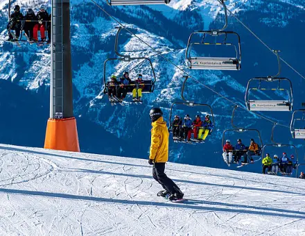 Rules Change Tightens Vax Requirements at Austrian Ski Areas